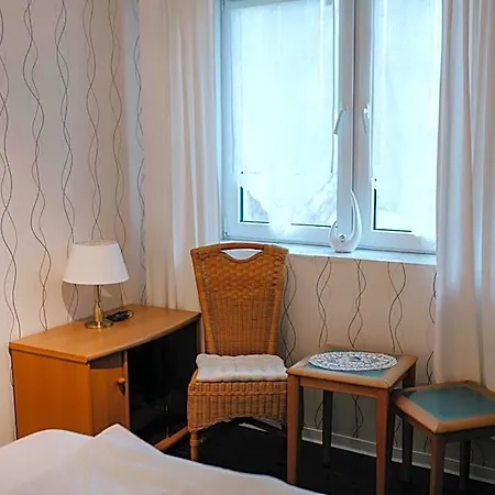 An Der Kastanie 3*